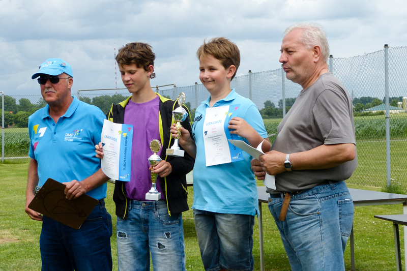 Nordrhein-Westfälische Meisterschaft im Modellfallschirmspringen 2017